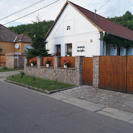 Cseresznyes Vendeghaz Szomolya Dış mekan fotoğraf